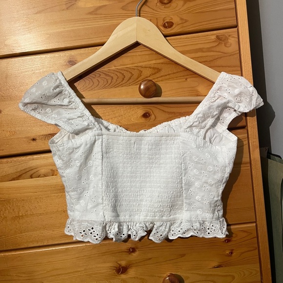 Hollister White Eyelet Off Shoulder Crop Top XS🤍 - Picture 3 of 4